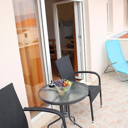 Apartamento By The Sea Slatine, Ciovo - 6018