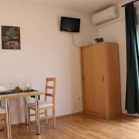 Apartamento By The Sea Slatine, Ciovo - 6018 Slatine