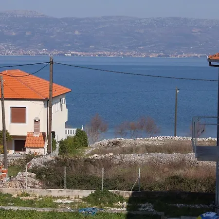 Apartament By The Sea Slatine, Ciovo - 6018 Slatine
